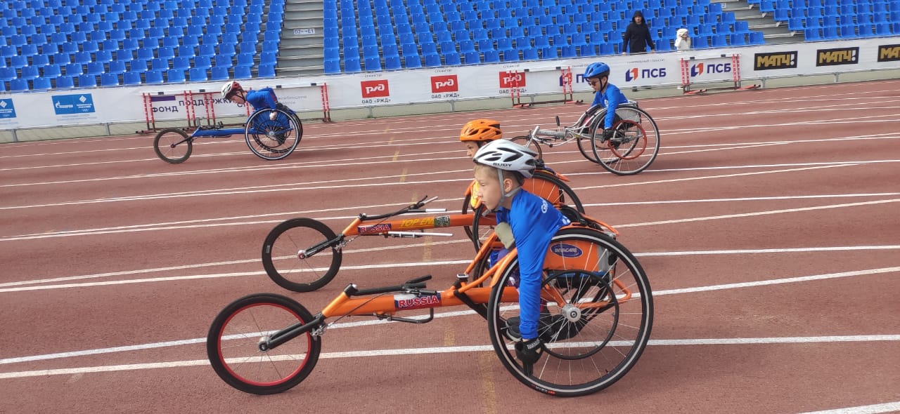        Около 50 спортсменов ведут борьбу за медали Открытых Всероссийских детско-юношеских соревнований по лёгкой атлетике спорта лиц с ПОДА      