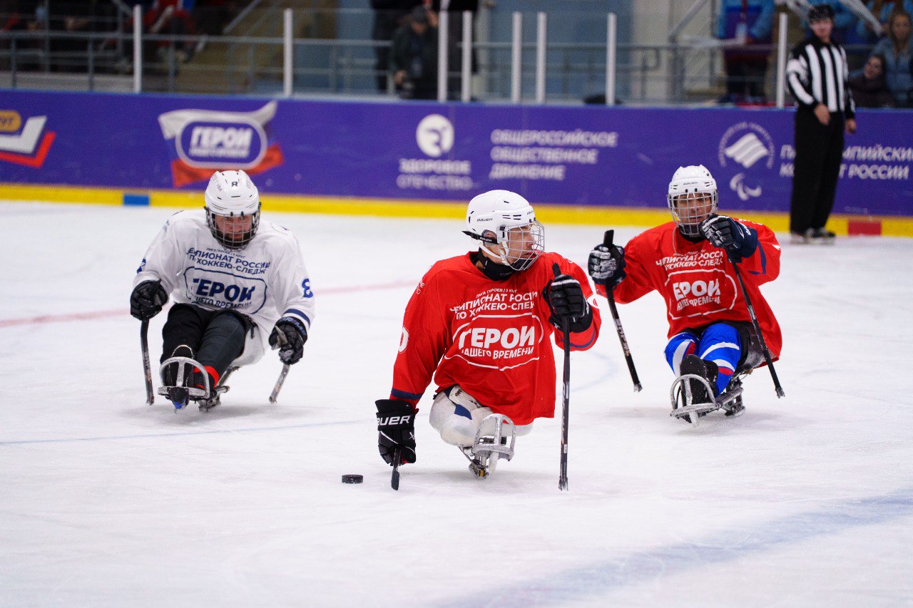11 декабря в Москве состоится Открытый товарищеский матч по хоккею-следж между командами «Мужество» из Москвы и «Звезда» из Санкт-Петербурга